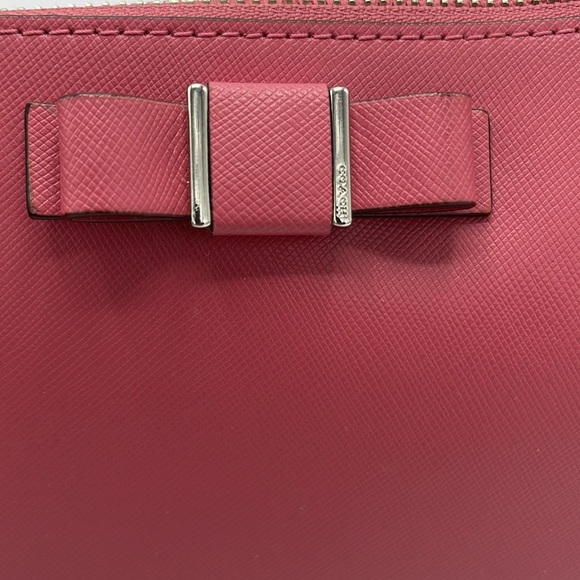 COACH EAST WEST CROSSBODY PURSE WITH BOW - Picture 3 of 11